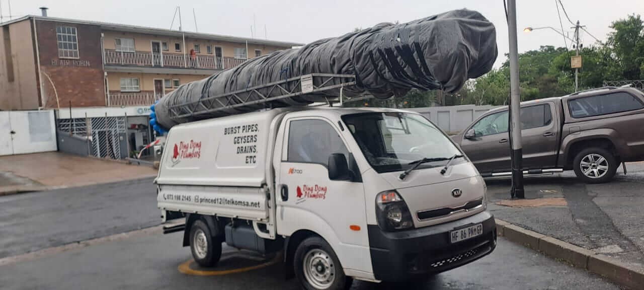 Ding Dong Plumbers team on site